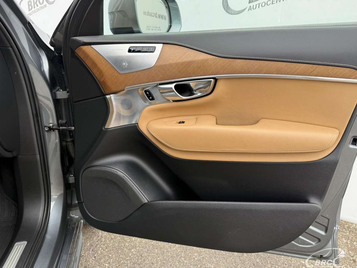Volvo XC90 - 8