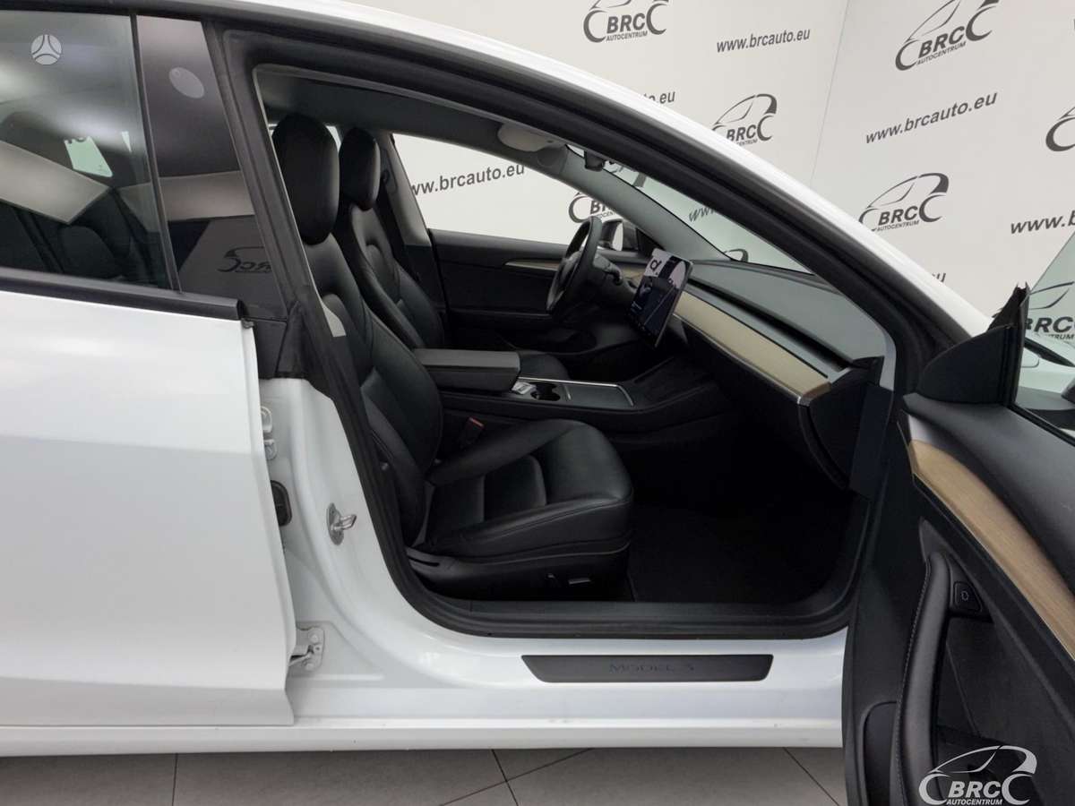 Tesla Model 3 - 5