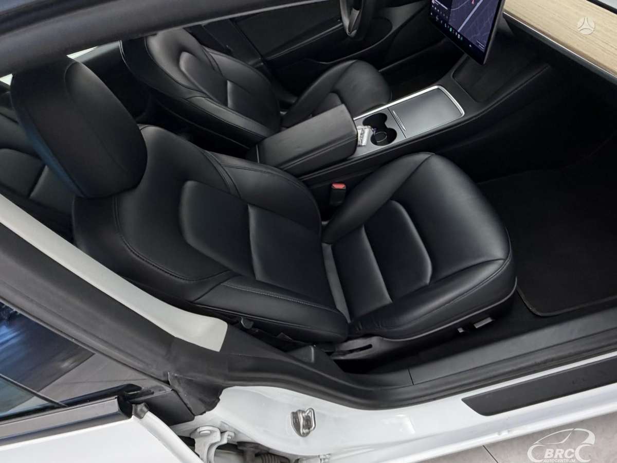 Tesla Model 3 - 6