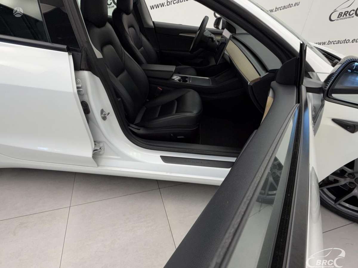 Tesla Model 3 - 10