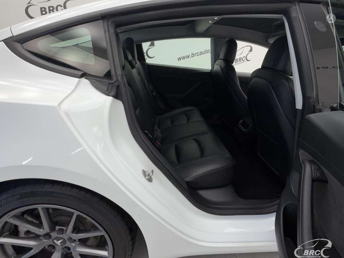 Tesla Model 3 - 11