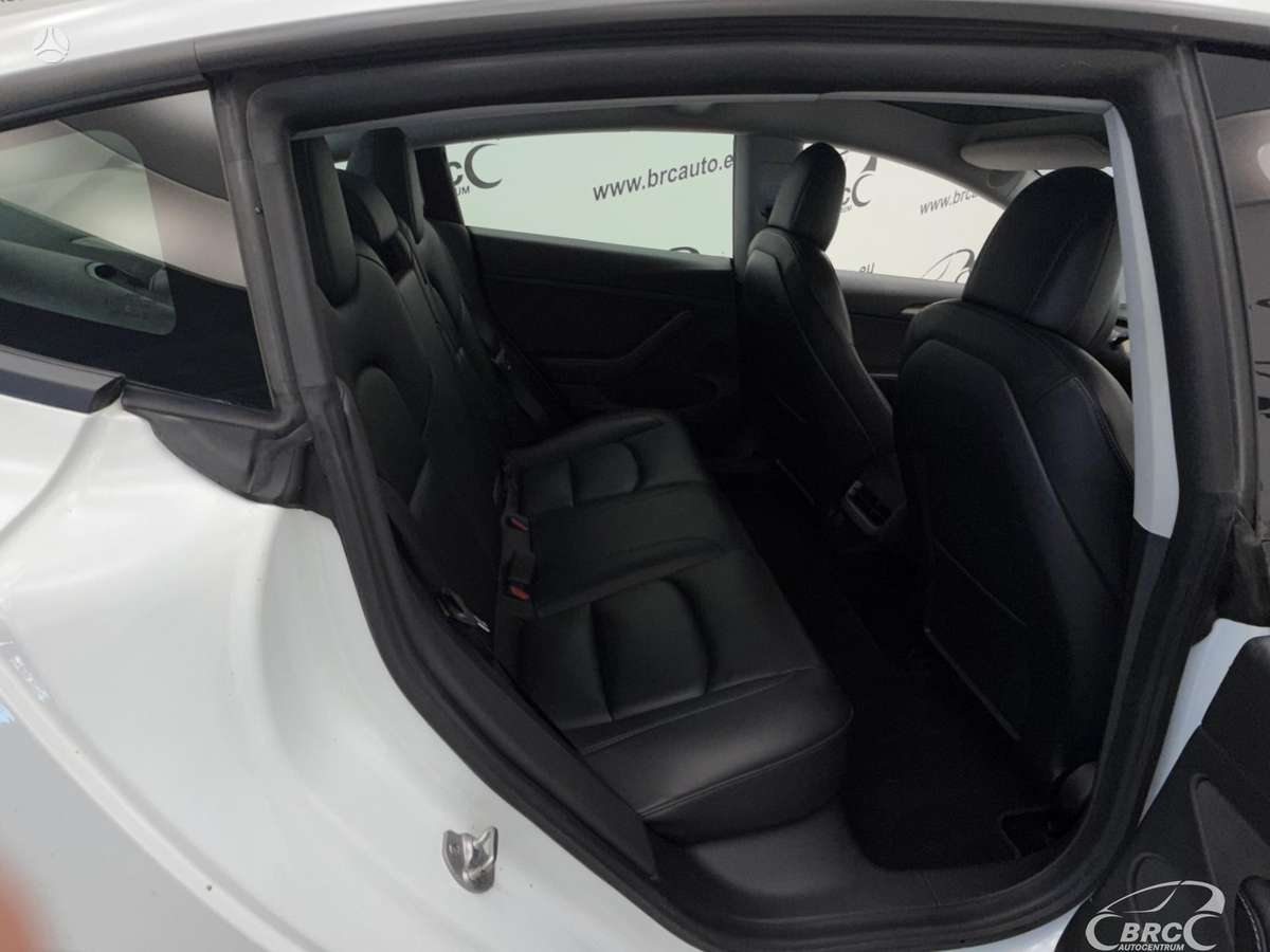 Tesla Model 3 - 12