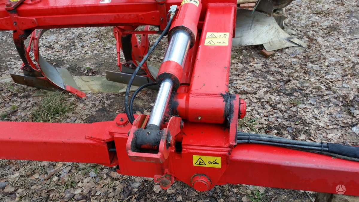 Pöttinger SERVO 65 PLUS, scrapers, scrubbers