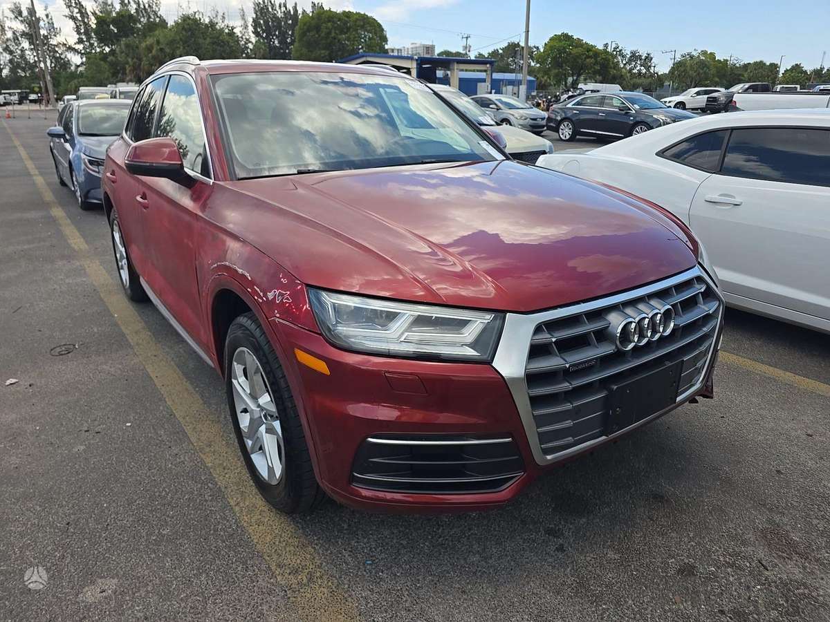 Audi Q5, 2.0 l., off-road / crossover