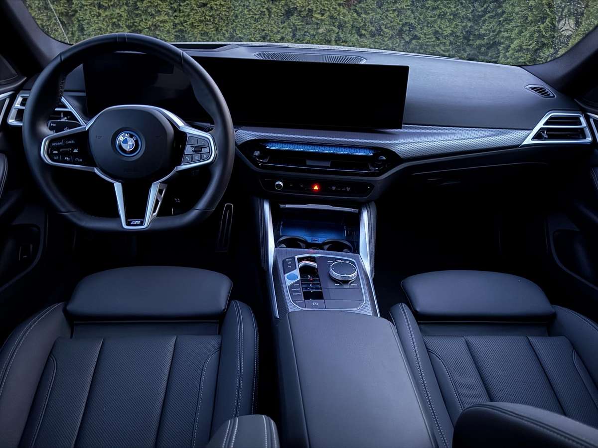 BMW i4, 84 kWh, coupe
