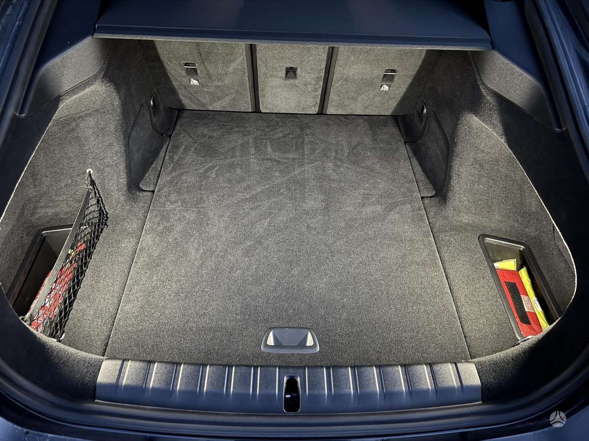 BMW i4, 84 kWh, coupe