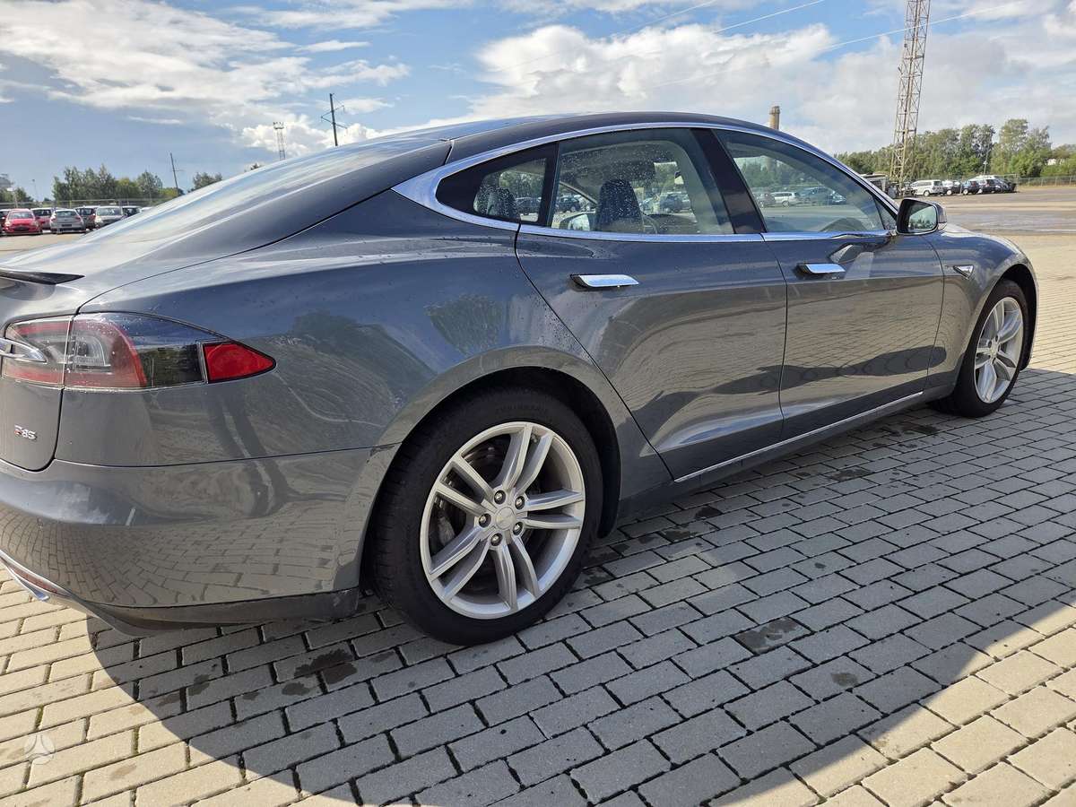 Tesla Model S, saloon / sedan