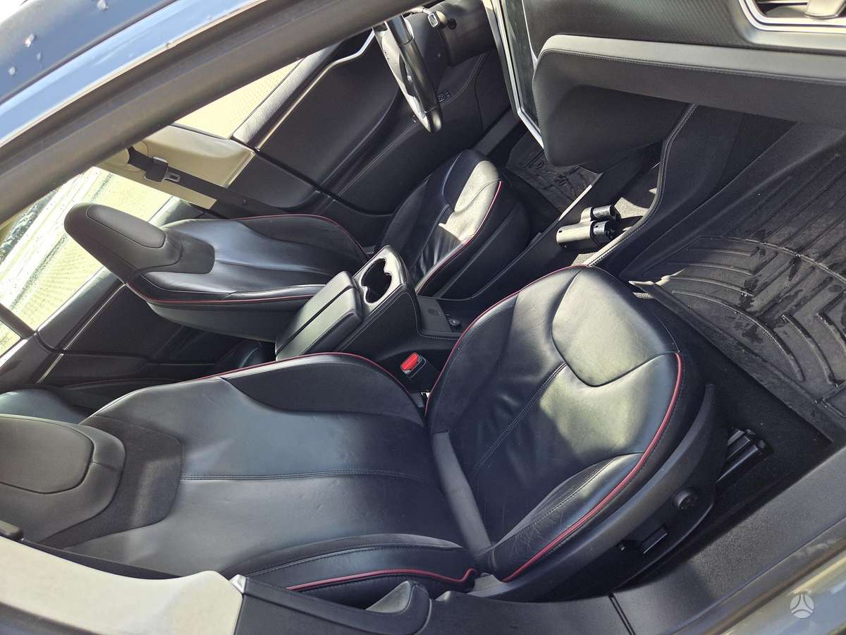Tesla Model S, saloon / sedan