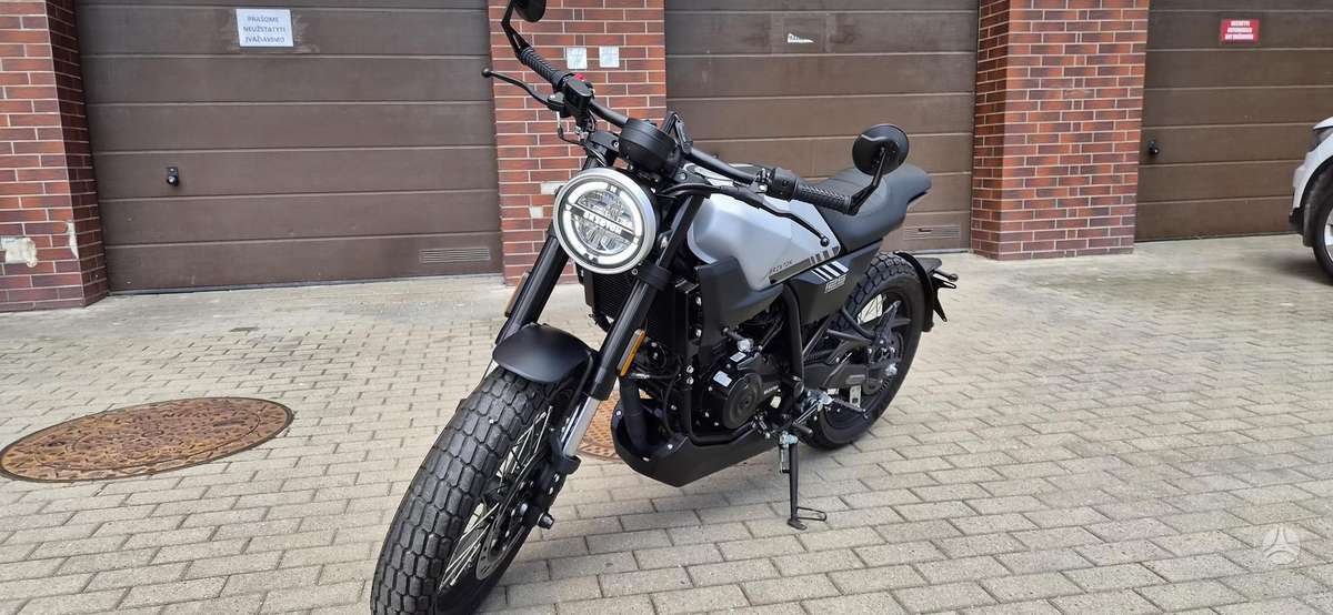 Brixton Crossfire 125 125cc, street / classic