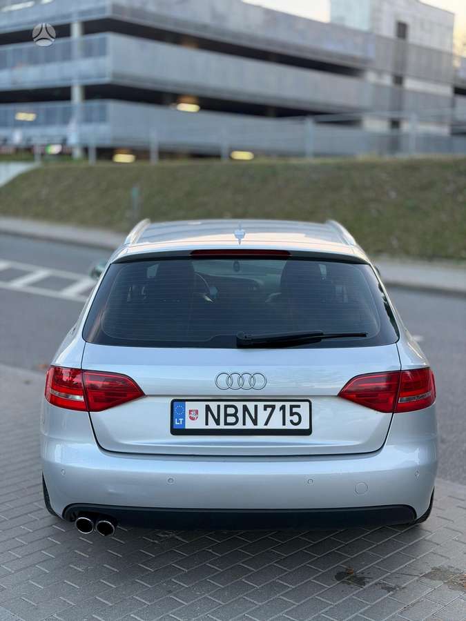 Audi A4, 2.0 l., Седан
