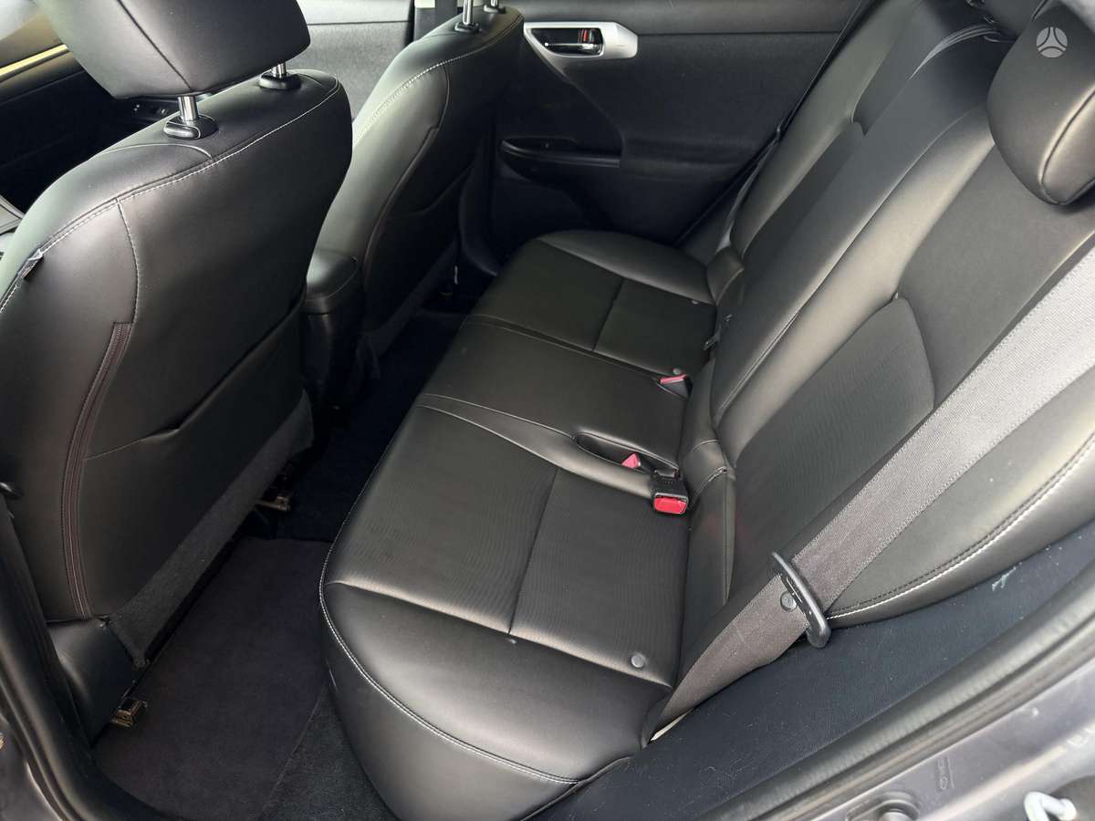 Lexus CT 200h, 1.8 l., hatchback