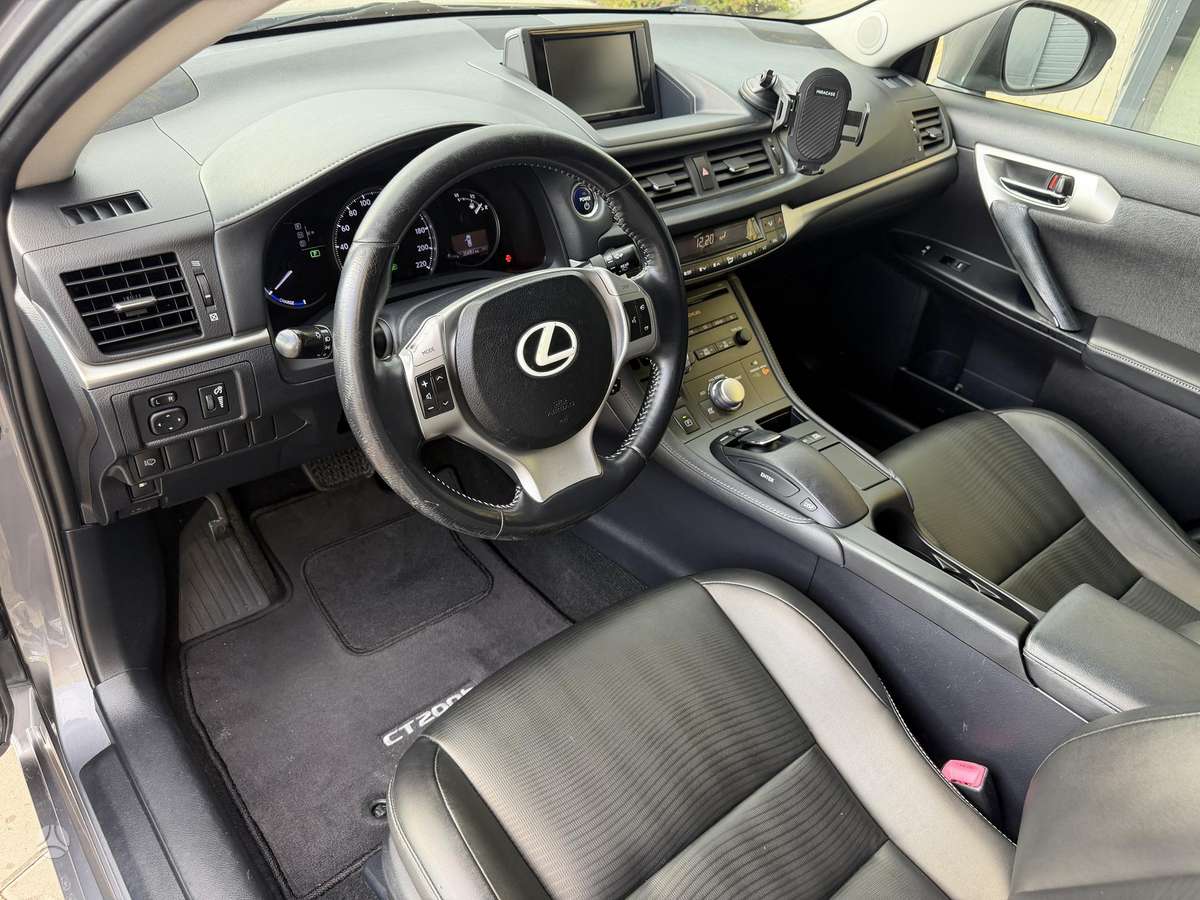 Lexus CT 200h, 1.8 l., hatchback