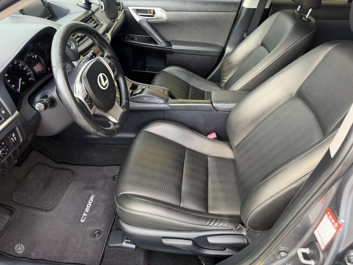 Lexus CT 200h, 1.8 l., hatchback