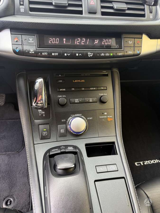 Lexus CT 200h, 1.8 l., hatchback