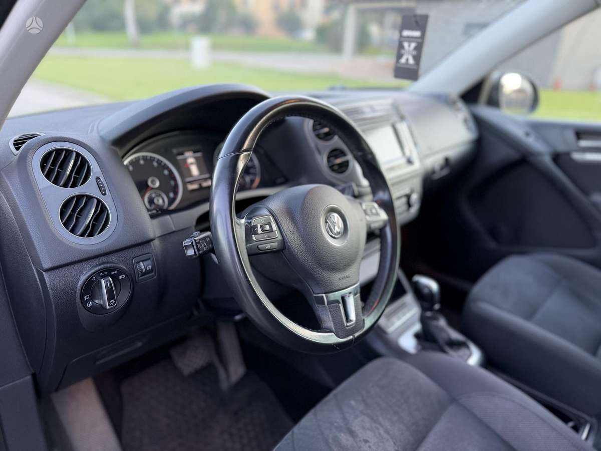 Volkswagen Tiguan - 10