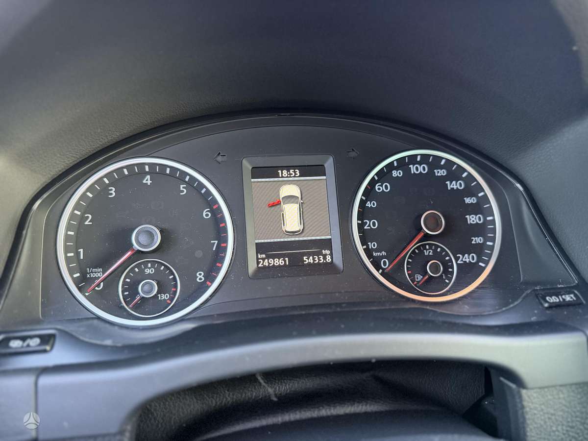 Volkswagen Tiguan - 11