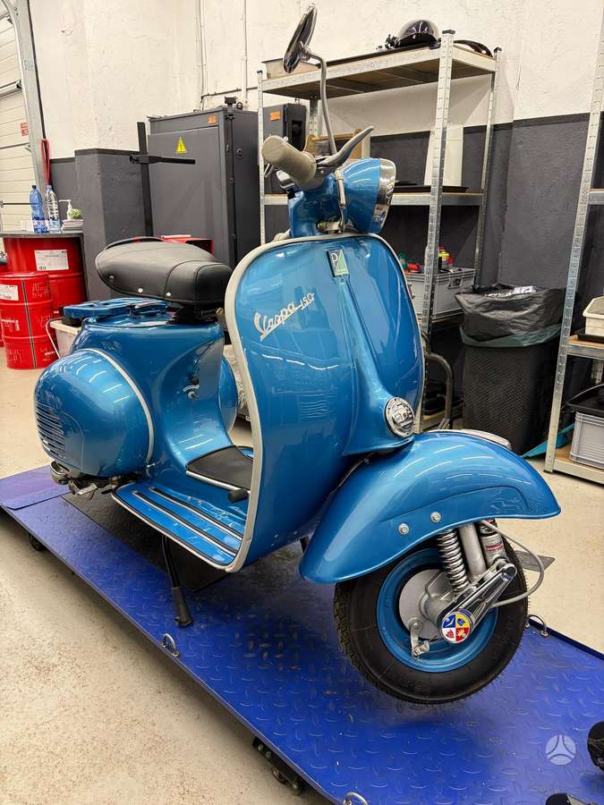Piaggio Vespa 150cc, scooters / mopeds