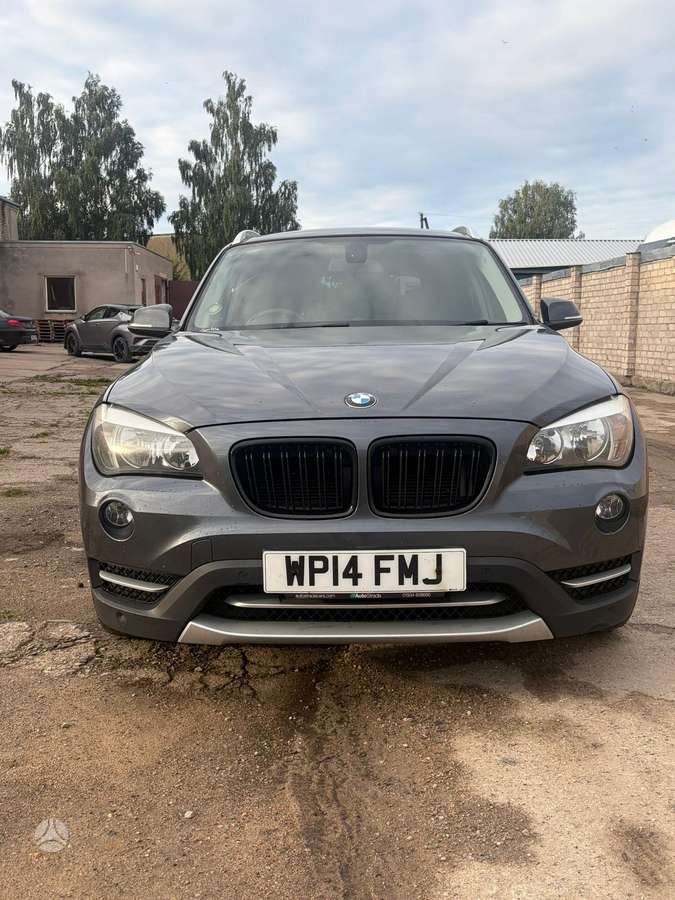 BMW X1 по частям. Spalvos kodas b39