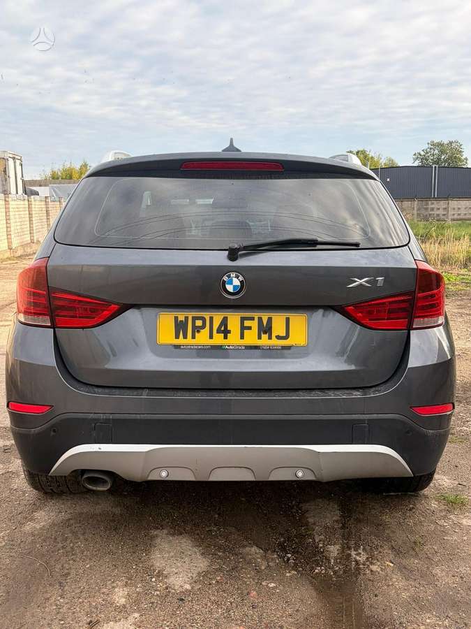 BMW X1 dalimis. Spalvos kodas b39