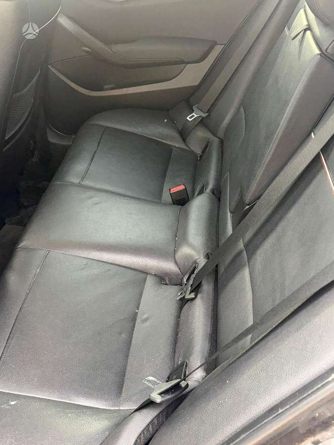 BMW X1 по частям. Spalvos kodas b39