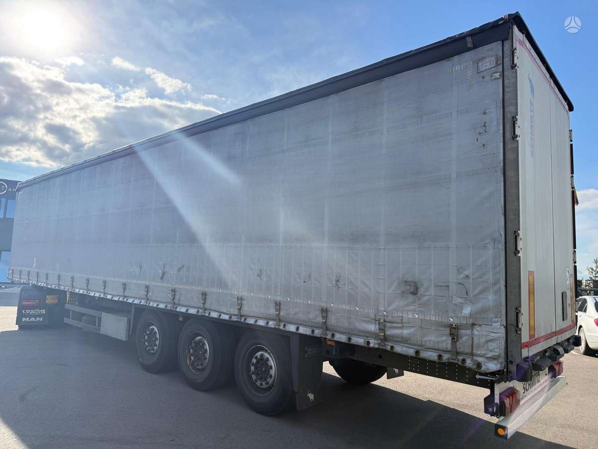 Schmitz SCS 24, užuolaidinės / tentinės