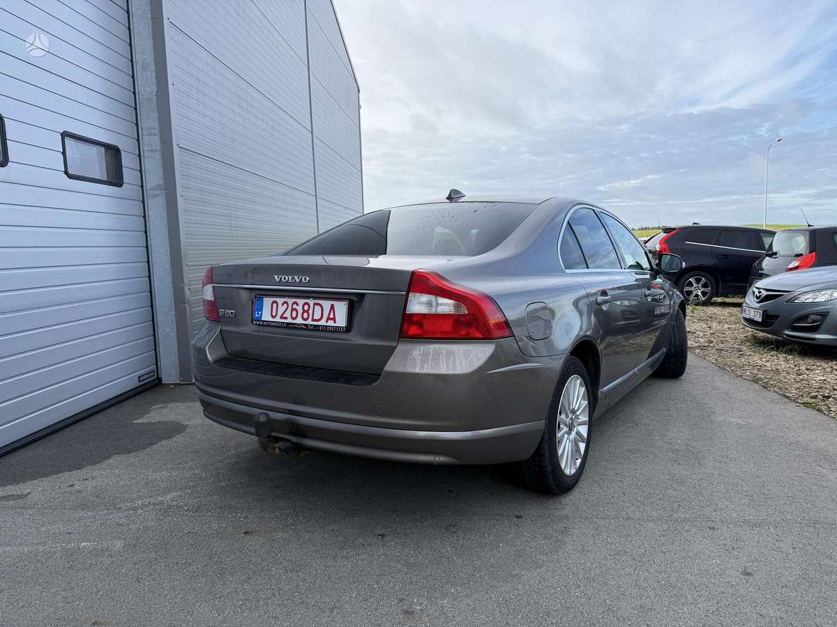 Volvo S80, 2.4 l., Седан