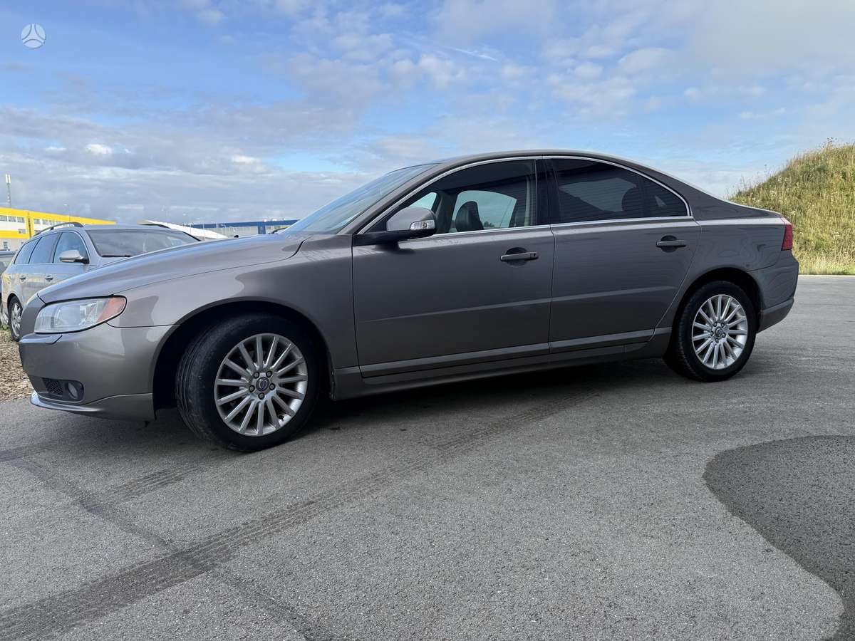 Volvo S80, 2.4 l., Седан