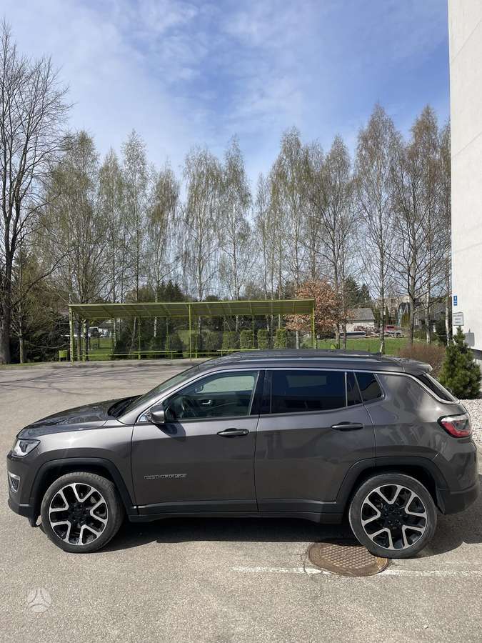 Jeep Compass, 1.3 l., off-road / crossover