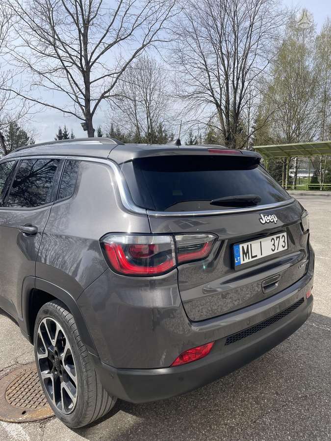 Jeep Compass, 1.3 l., Внедорожник / Кроссовер