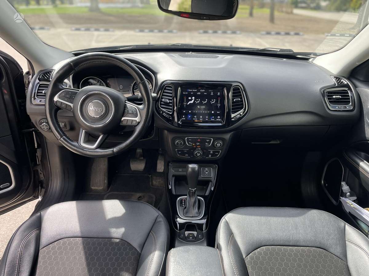 Jeep Compass, 1.3 l., Внедорожник / Кроссовер