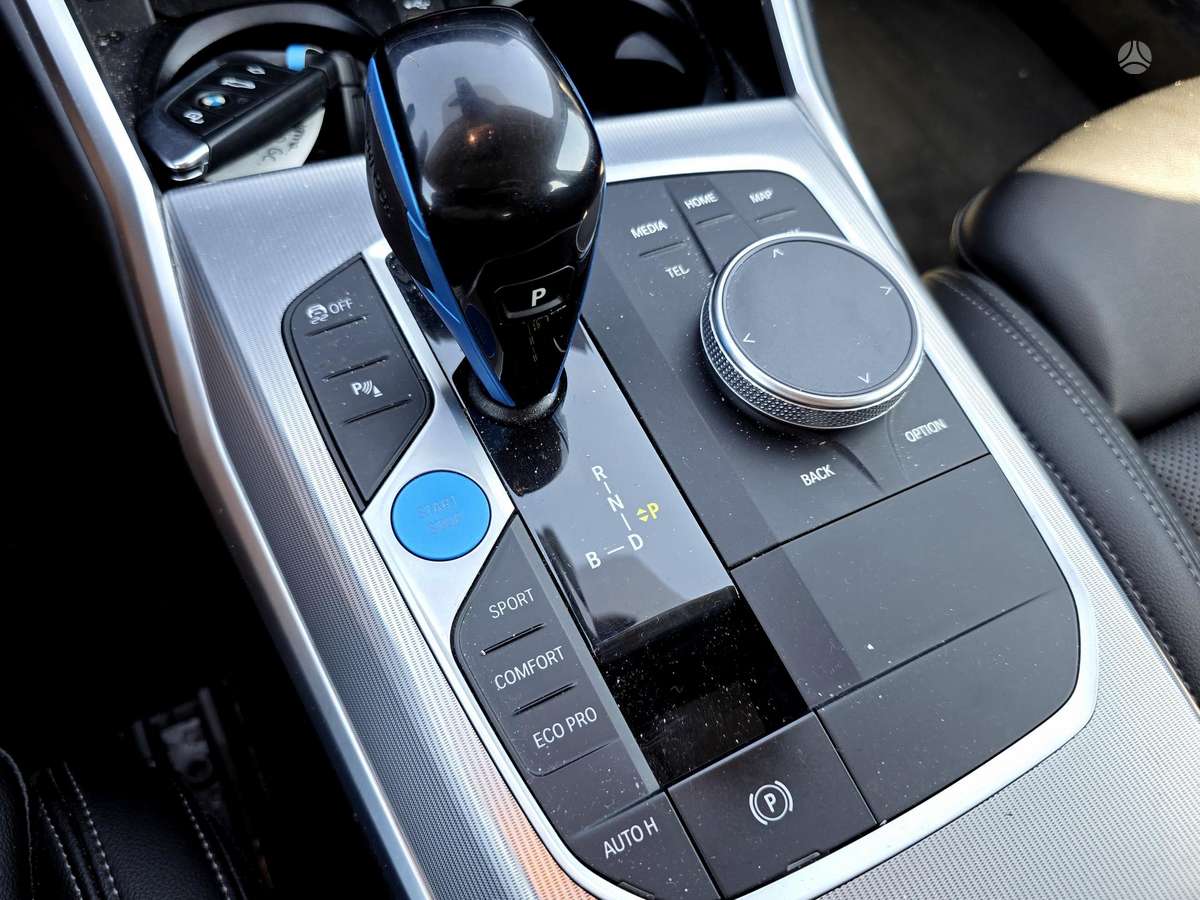 BMW i4, 84 kWh, coupe