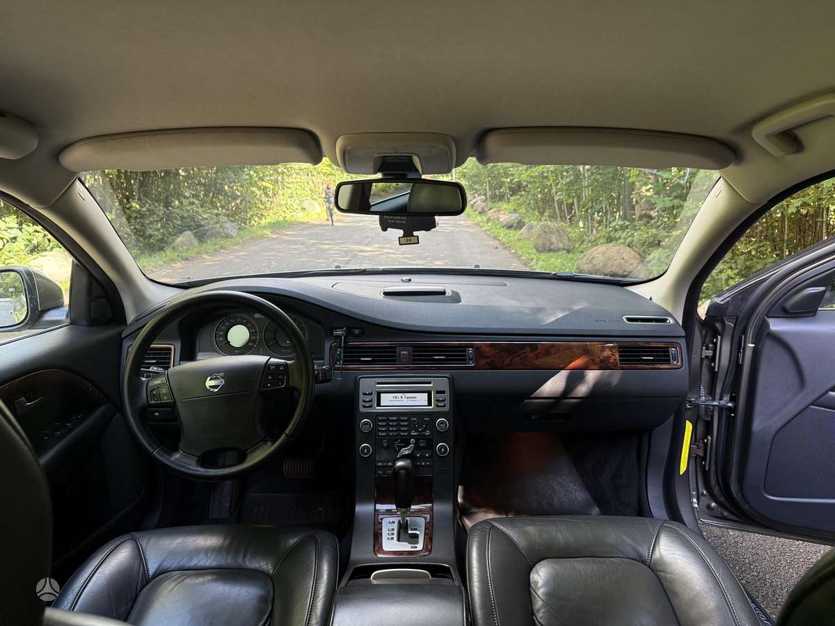 Volvo S80, 2.4 l., saloon / sedan
