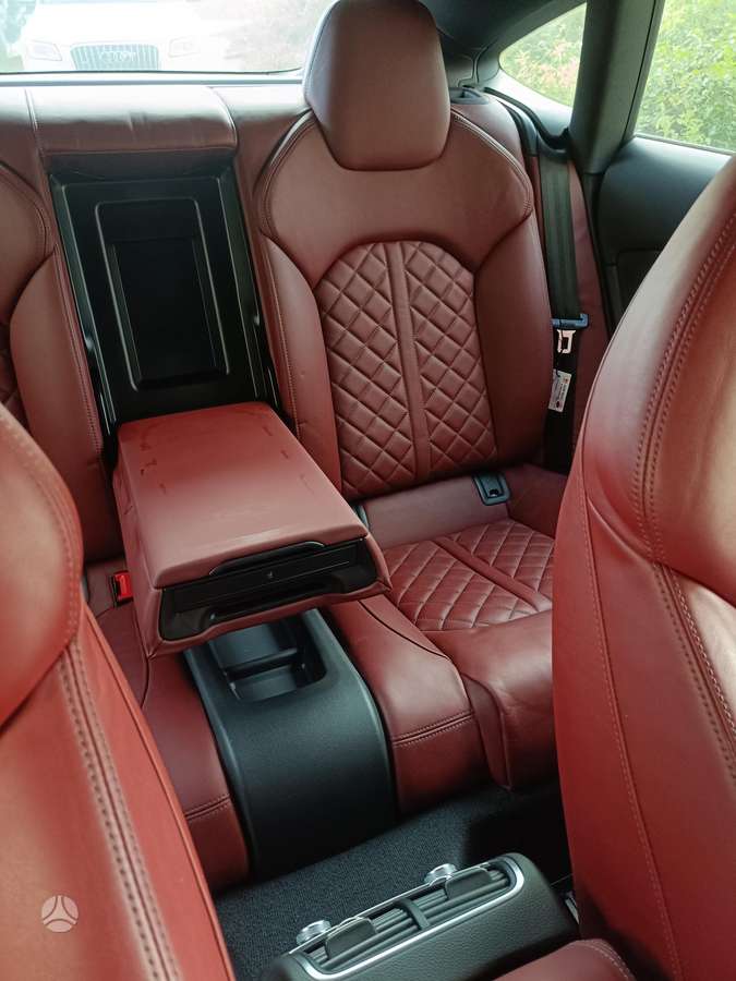Audi S7, Хэтчбек