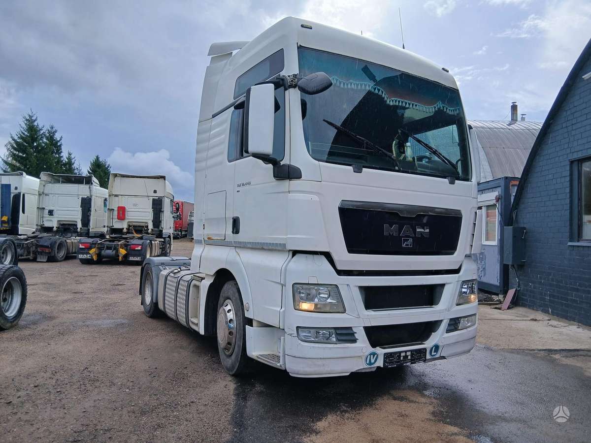 MAN TGX18.4400, double sleeper