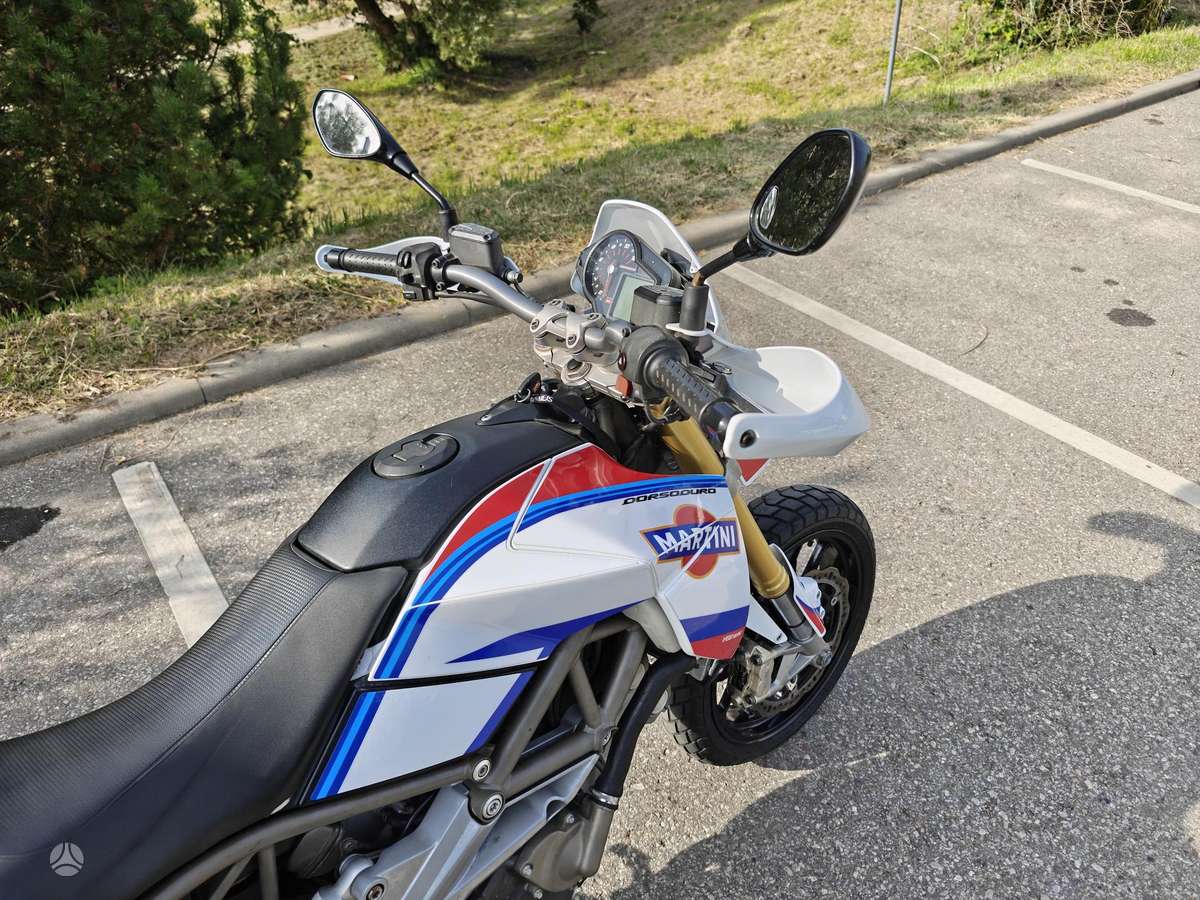 Aprilia Dorsoduro 750cc, supermoto