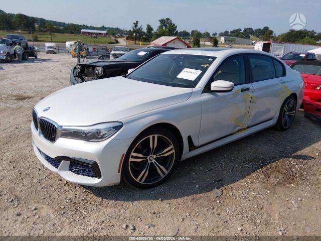 BMW 740 - 7