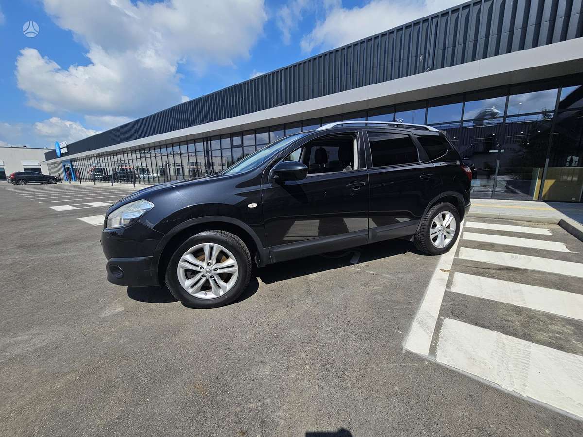 Nissan Qashqai+2 2011 — вигляд ззаду