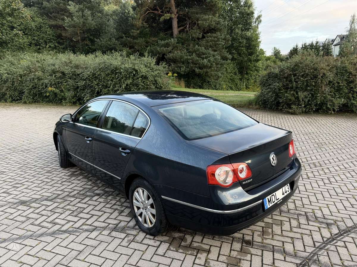 Volkswagen Passat - 4