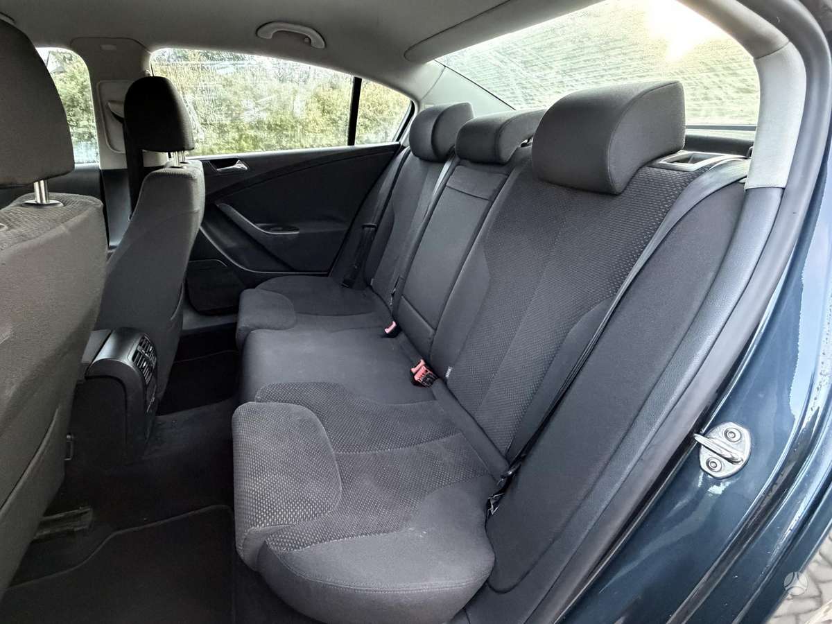 Volkswagen Passat - 10
