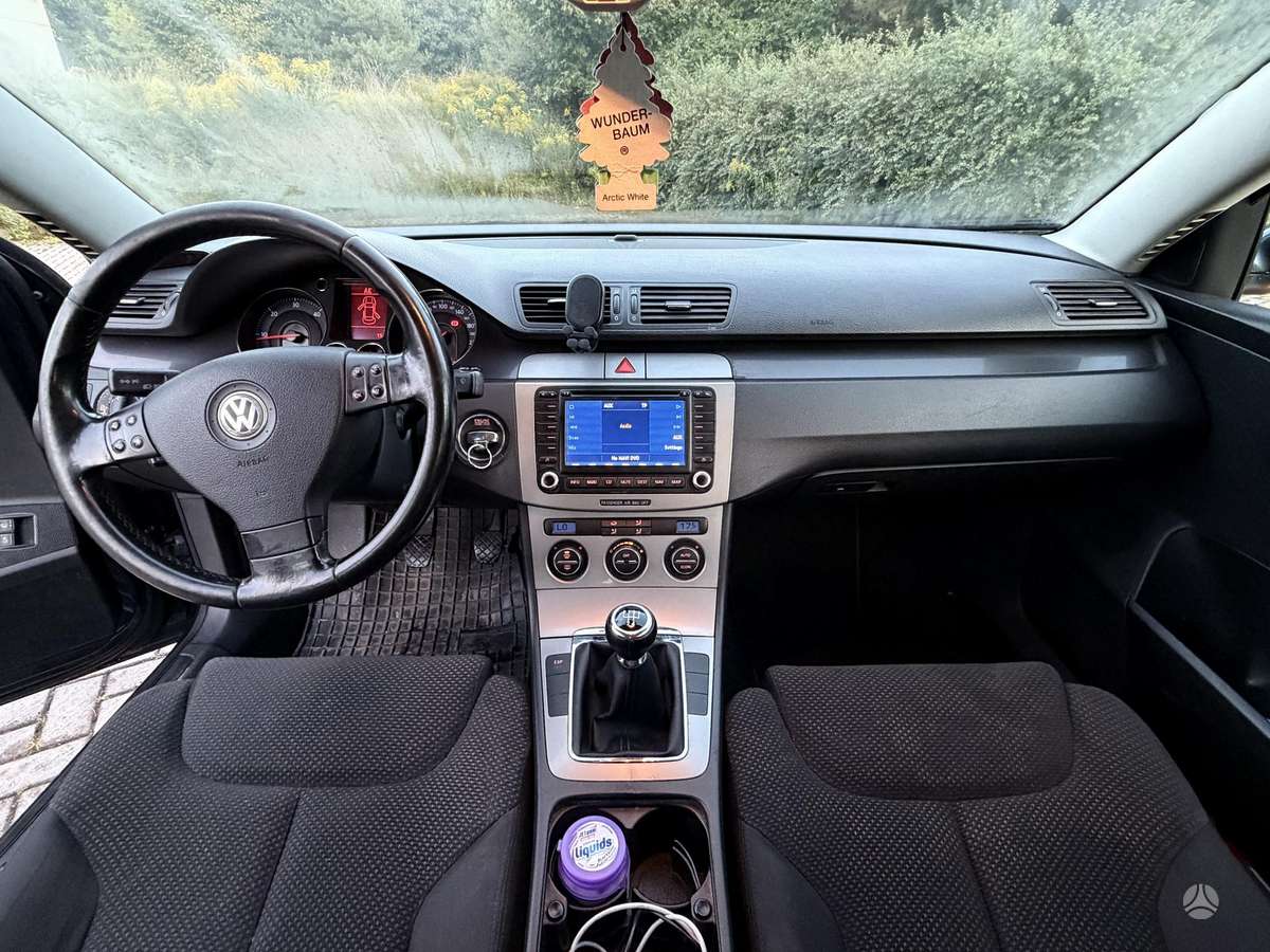 Volkswagen Passat - 12
