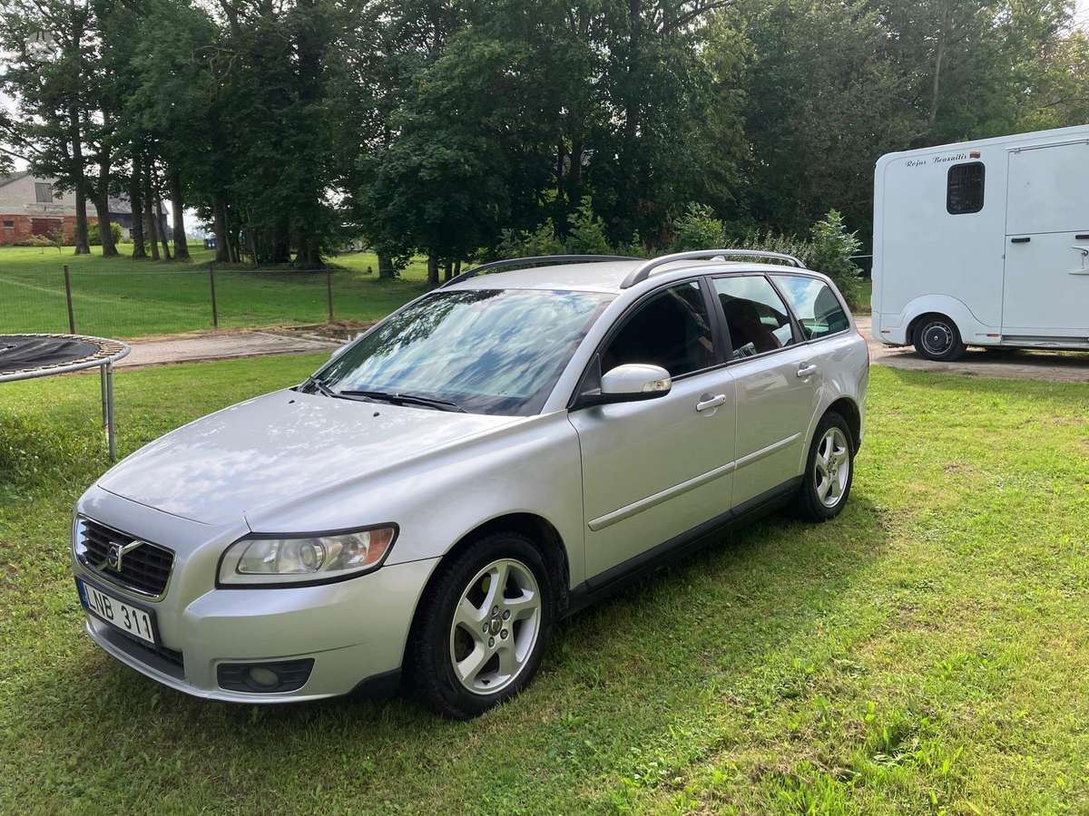 Volvo V50 - 1