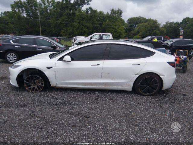 Tesla Model 3, saloon / sedan