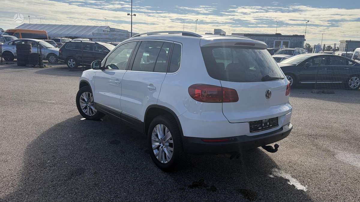 Volkswagen Tiguan - 4