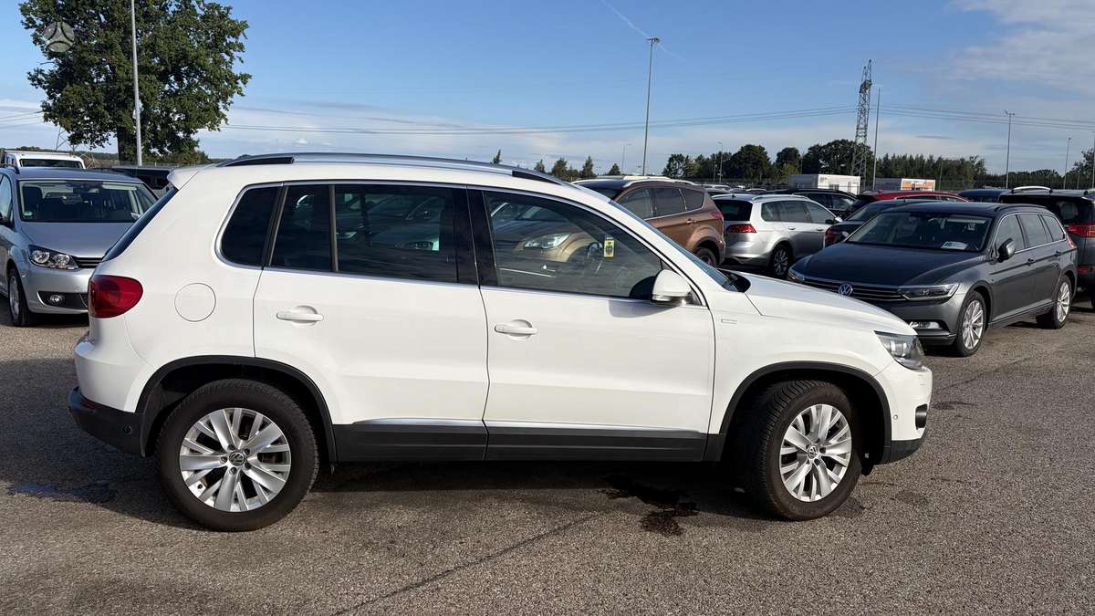 Volkswagen Tiguan - 6