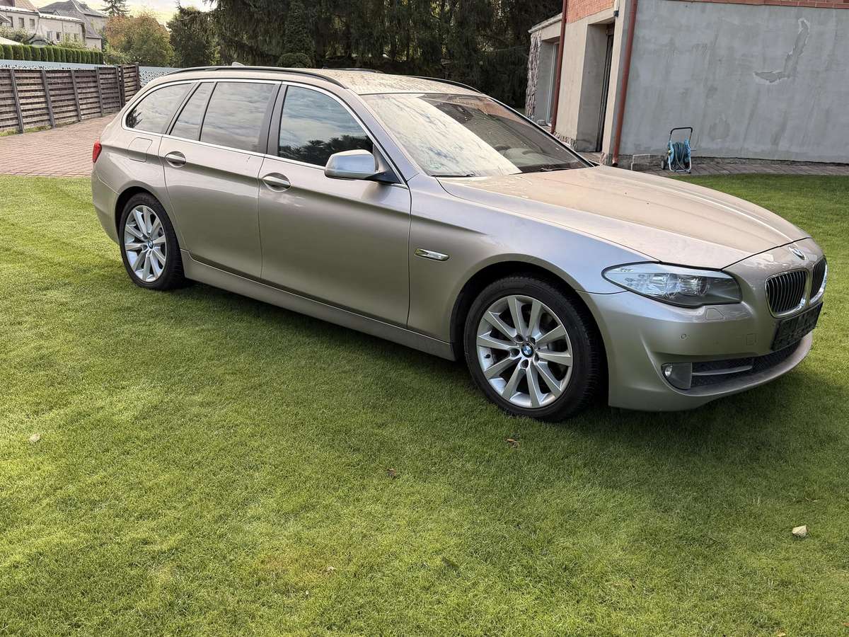 BMW 520, Универсал