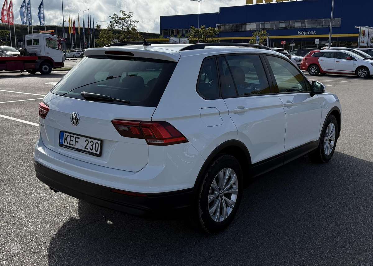 Volkswagen Tiguan - 4