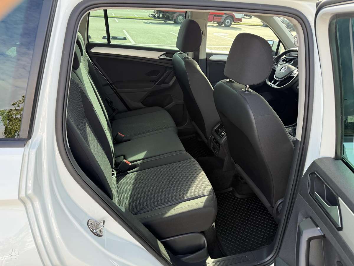 Volkswagen Tiguan - 10