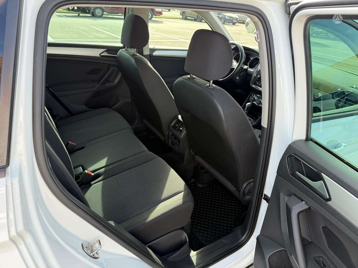 Volkswagen Tiguan - 11