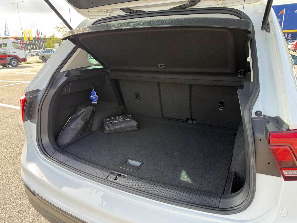 Volkswagen Tiguan - 12
