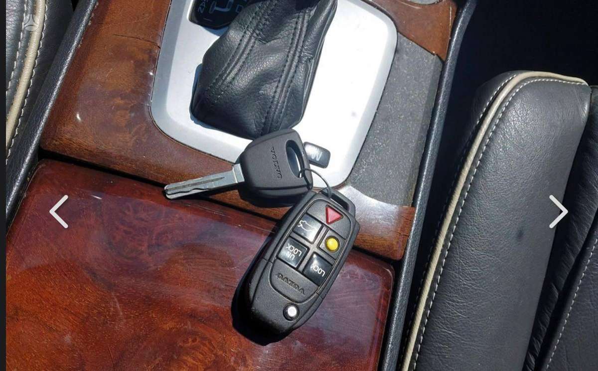 Volvo XC90, 3.2 l., off-road / crossover